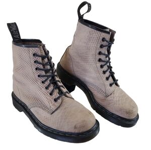 Dr Martens Amaru 1460 Leather Boots Mens 7 Womens 8 Beige Taupe Snakeskin Casual